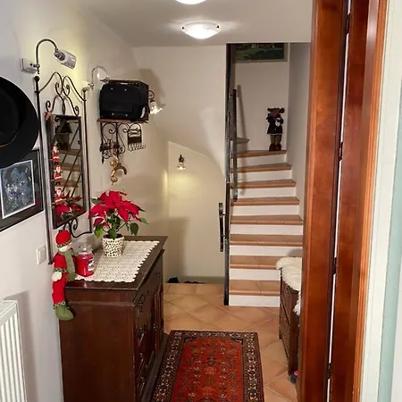 Mountain House Pecek فيلة *
