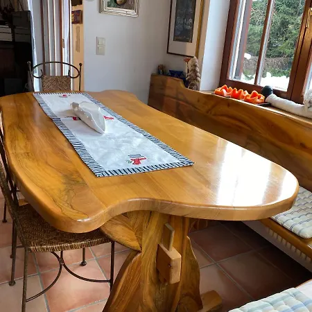 فيلة Mountain House Pecek